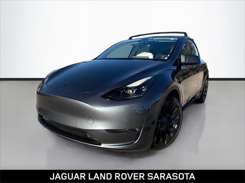Used 2022 Tesla Model Y Performance image 1
