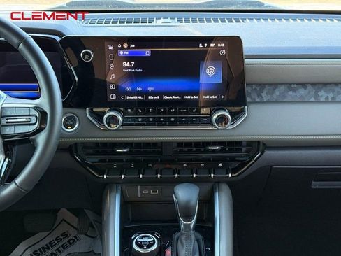 Used 2025 Chevrolet Colorado ZR2 image 17