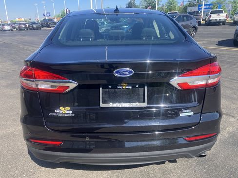 Used 2019 Ford Fusion SE FWD image 6