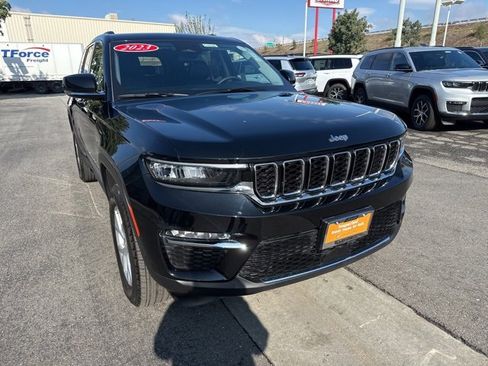 Certified 2023 Jeep Grand Cherokee Limited image 8