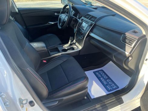 Used 2016 Toyota Camry SE image 16