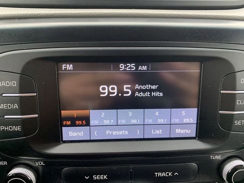 Used 2019 Kia Soul image 23