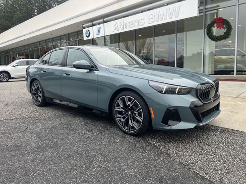 Used 2026 BMW 530i w/ M Sport Package image 2