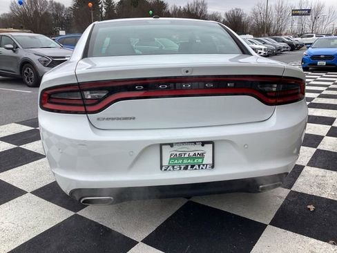 Used 2022 Dodge Charger SXT w/ Leather Interior Group image 4