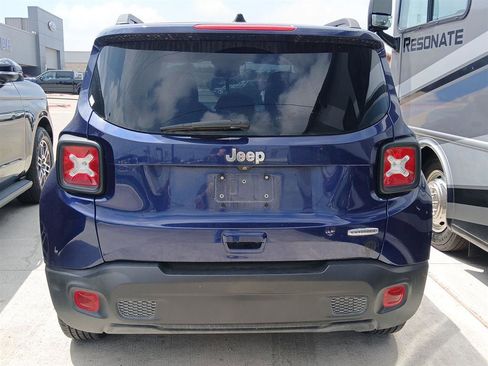 Used 2020 Jeep Renegade Latitude w/ Popular Equipment Group FWD image 8