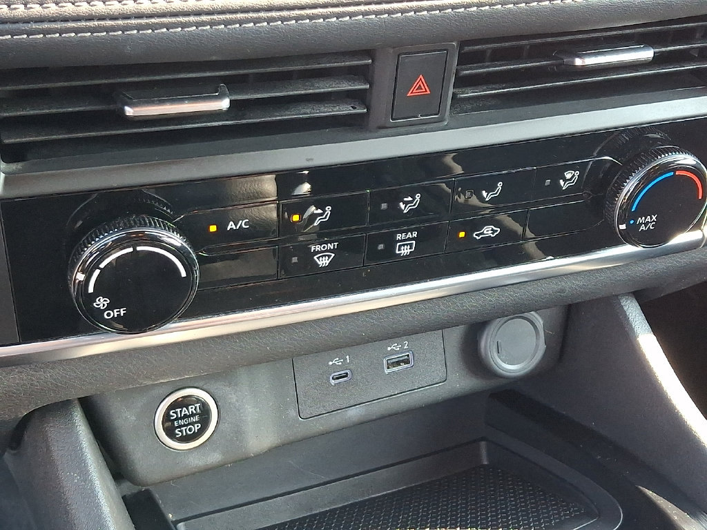 Used 2023 Nissan Rogue S AWD/4WD image 16