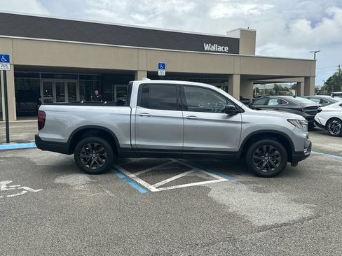 Used 2023 Honda Ridgeline Sport image 5