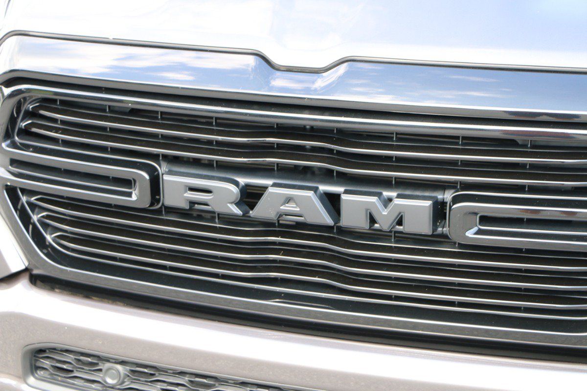Used 2022 RAM 1500 Laramie AWD/4WD image 12