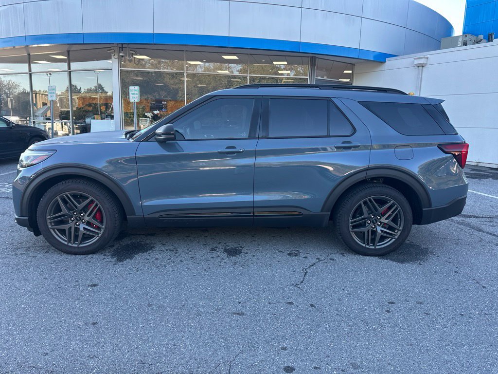 Used 2025 Ford Explorer ST w/ Sun And Sound Package AWD/4WD image 8