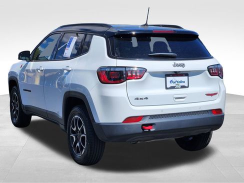 Used 2025 Jeep Compass Trailhawk AWD/4WD image 8