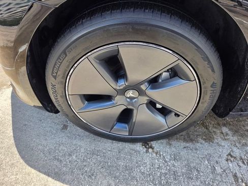 Used 2023 Tesla Model 3 Standard Range RWD image 7