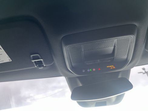 Used 2024 Chevrolet Equinox EV RS image 32