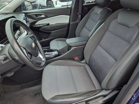 Certified 2024 Chevrolet Trax LT w/ Driver Confidence Package FWD image 11
