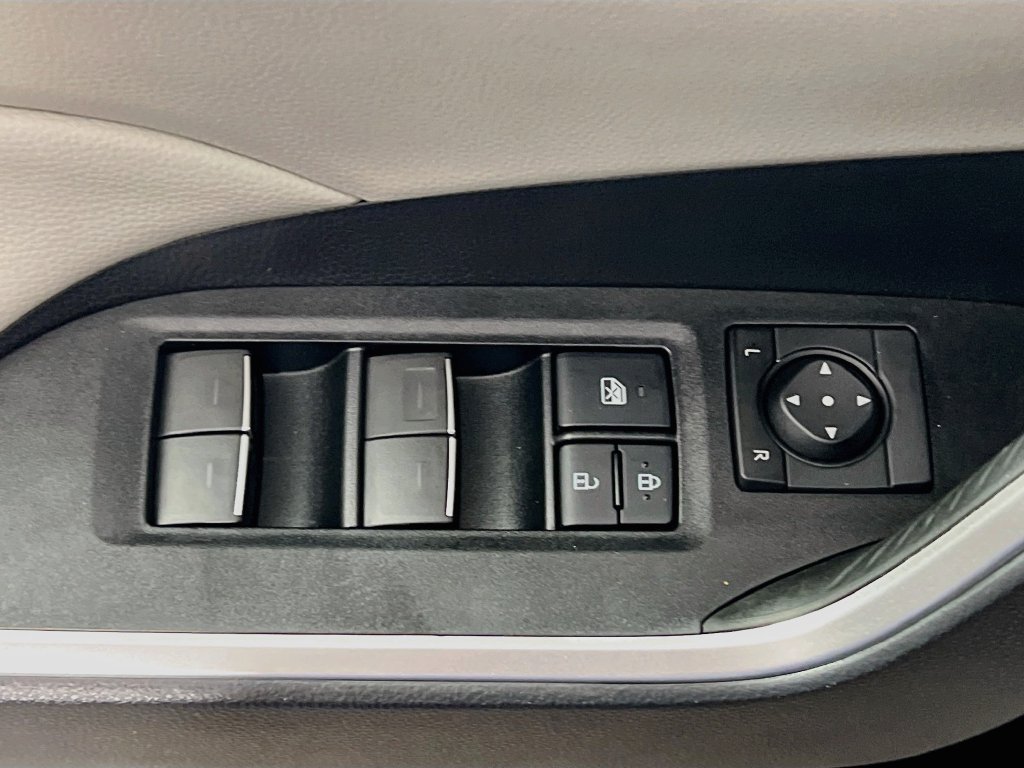 Used 2022 Toyota RAV4 XLE Premium FWD image 16