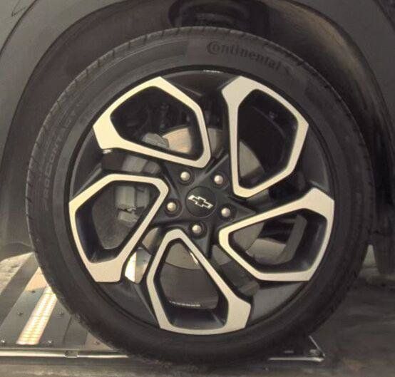 Used 2025 Chevrolet Trax RS w/ Driver Confidence Package FWD image 4