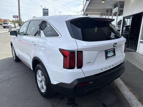 Used 2021 Kia Sorento LX AWD/4WD image 4