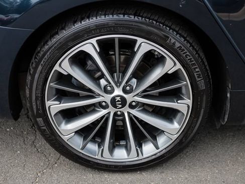 Used 2018 Kia Cadenza Technology FWD image 25
