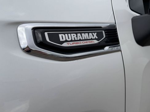 Used 2022 GMC Sierra 1500 SLT w/ SLT Premium Plus Package AWD/4WD image 25