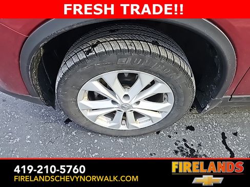 Used 2014 Nissan Rogue SV image 9