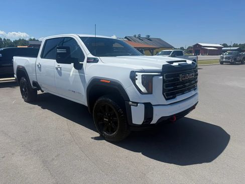 Used 2025 GMC Sierra 2500 AT4 AWD/4WD image 1