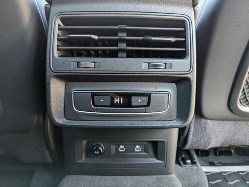 Used 2025 Audi Q7 3.0T Premium Plus image 38