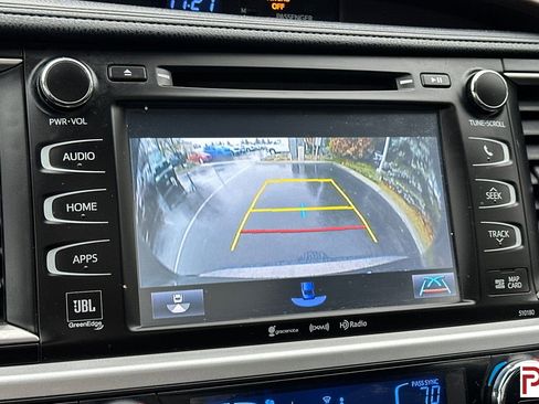 Used 2018 Toyota Highlander Limited image 26