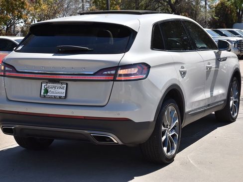 Used 2023 Lincoln Nautilus Reserve image 8