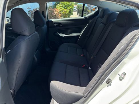 Used 2025 Nissan Altima 2.5 SV FWD image 27