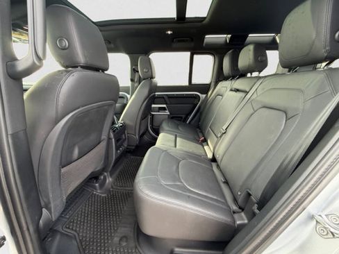 Used 2024 Land Rover Defender 110 S image 18