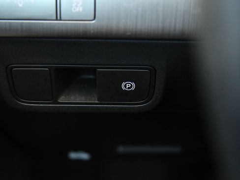 Used 2024 Hyundai Kona SEL FWD image 39