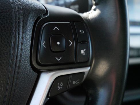 Used 2018 Toyota Highlander Limited image 25