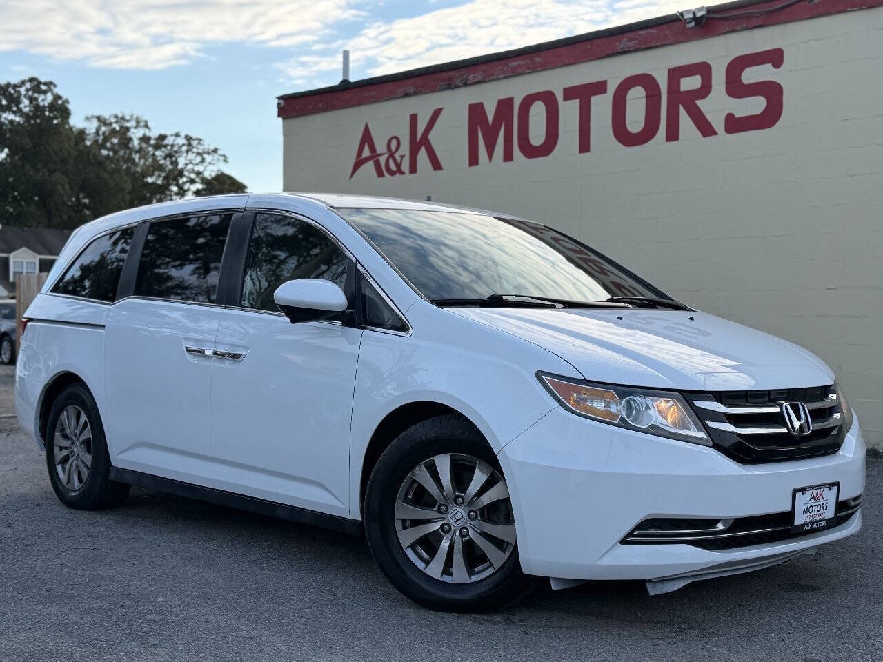 Used 2014 Honda Odyssey EX image 1