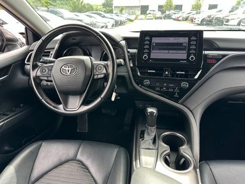 Used 2021 Toyota Camry SE FWD image 16