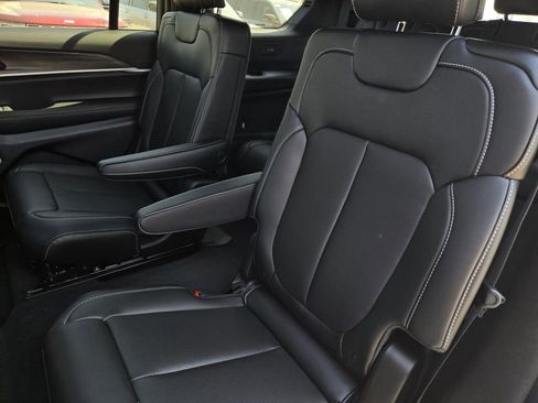 New 2026 Jeep Grand Cherokee L Limited w/ Luxury Tech Group II RWD image 13