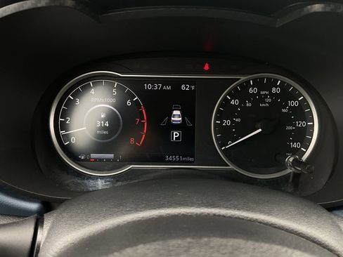 Used 2025 Nissan Versa SV FWD image 33