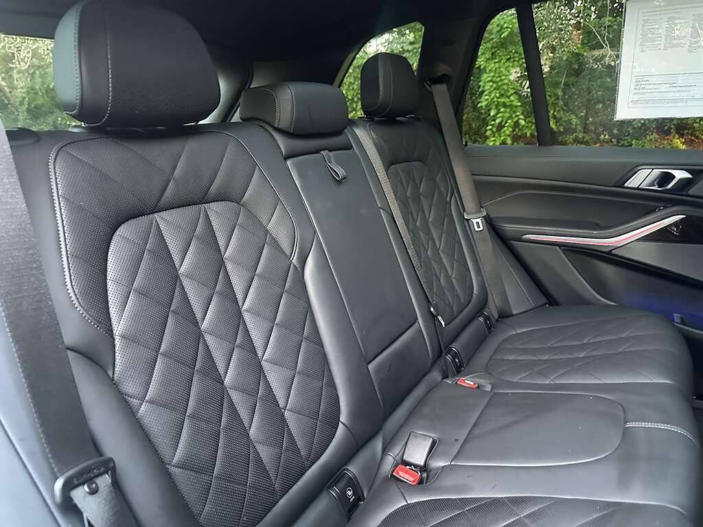 Used 2024 BMW X5 xDrive50e AWD/4WD image 22