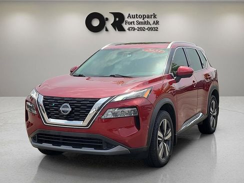 Used 2023 Nissan Rogue SL w/ SL Premium Package FWD image 2