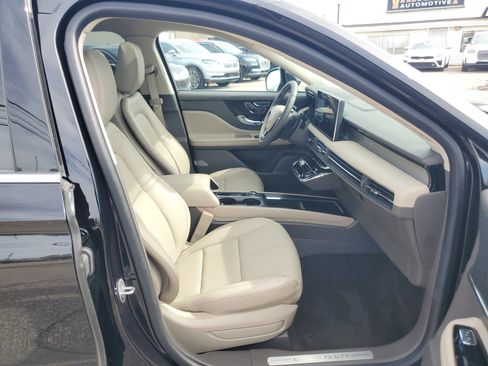 Certified 2024 Lincoln Corsair AWD w/ Equipment Group 101A image 9