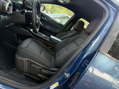 Used 2025 Chevrolet Equinox LT FWD image 25