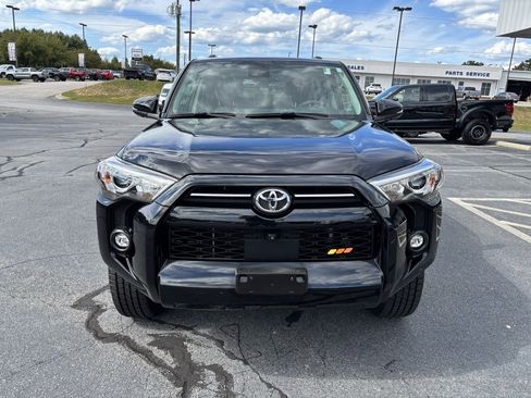Used 2022 Toyota 4Runner SR5 Premium w/ Moonroof Package image 4
