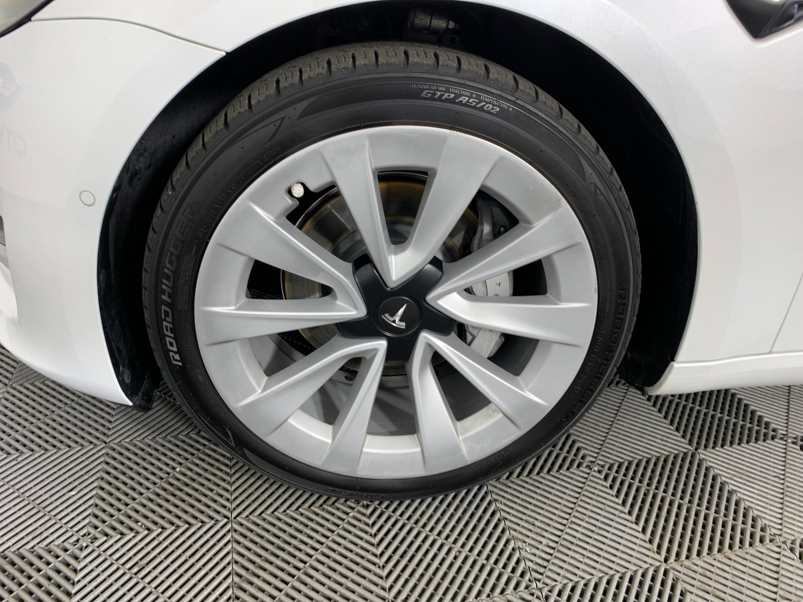 Used 2022 Tesla Model 3 Long Range AWD/4WD image 11