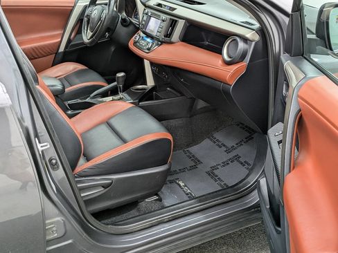 Used 2013 Toyota RAV4 Limited AWD/4WD image 19