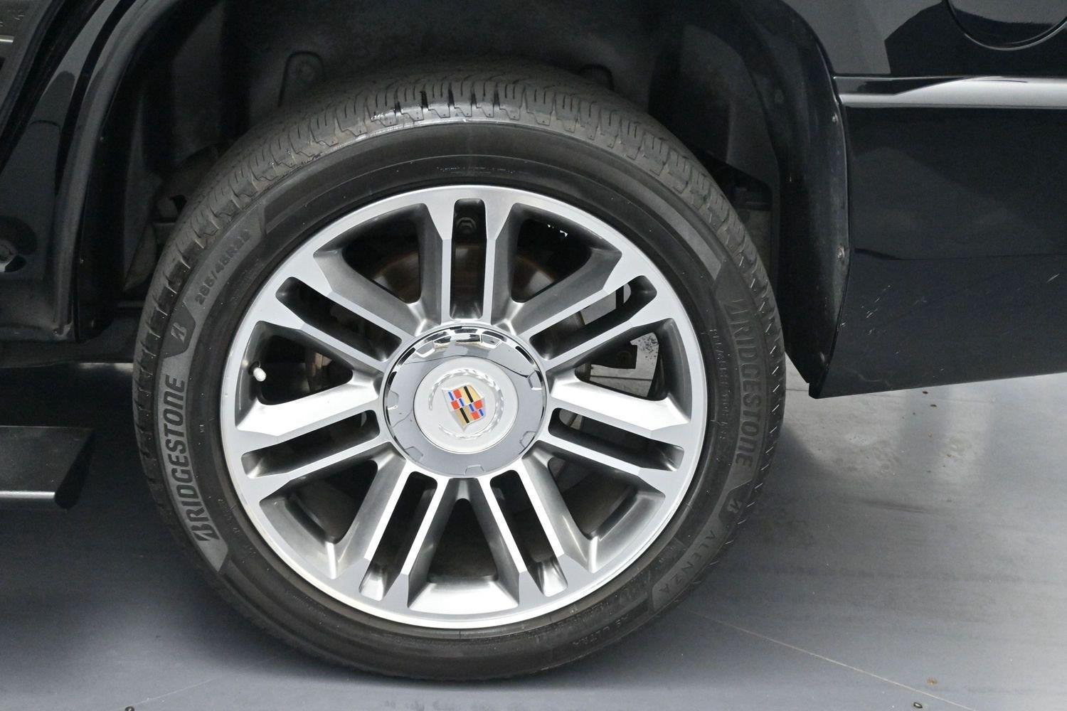Used 2013 Cadillac Escalade Premium AWD/4WD image 40