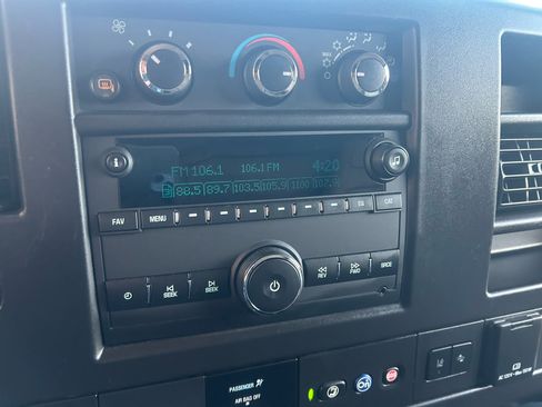 Used 2021 Chevrolet Express 2500 w/ Driver Convenience Package image 14