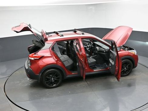 Used 2020 Nissan Kicks SR w/ SR Premium Package image 38