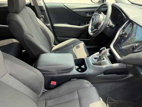 Used 2024 Subaru Outback Premium AWD/4WD image 17