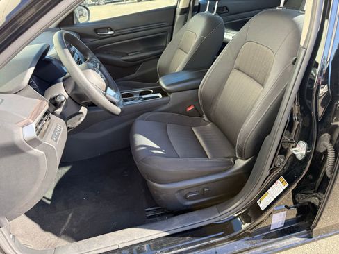 Used 2024 Nissan Altima 2.5 SV image 19