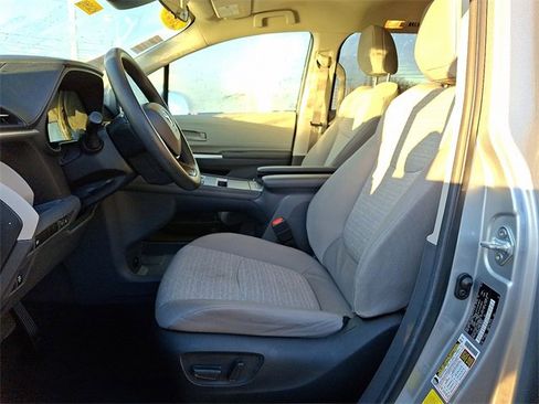 Certified 2024 Toyota Sienna LE image 19