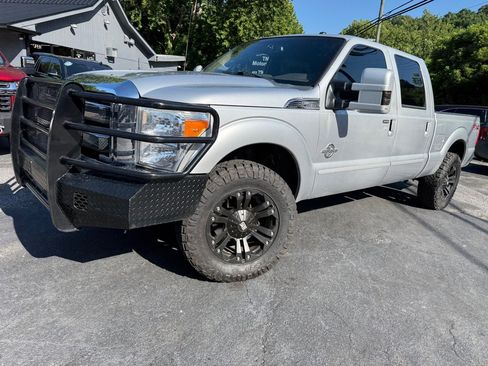 Used 2014 Ford F250 Lariat w/ Lariat Interior Package image 7