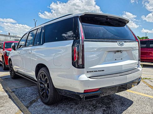 Used 2023 Cadillac Escalade ESV Sport w/ LPO, ONYX Package AWD/4WD image 4